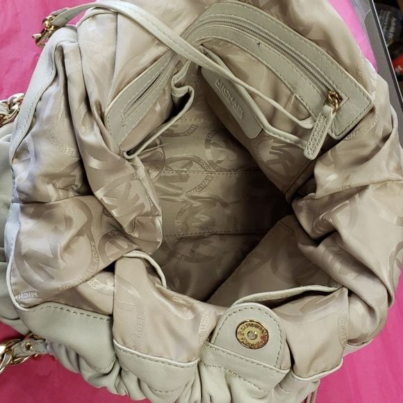 Micheal 💕💕 Kors Cream Soft Leather Bag - Picture 14 of 16
